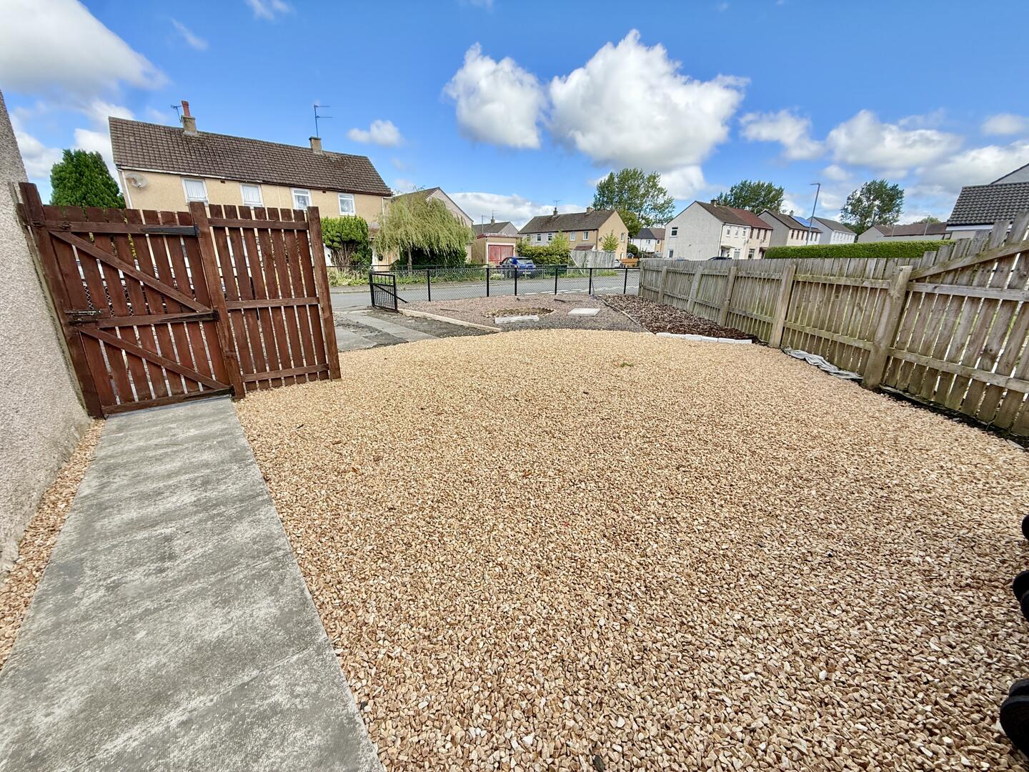 Queen's Place, Kilwinning